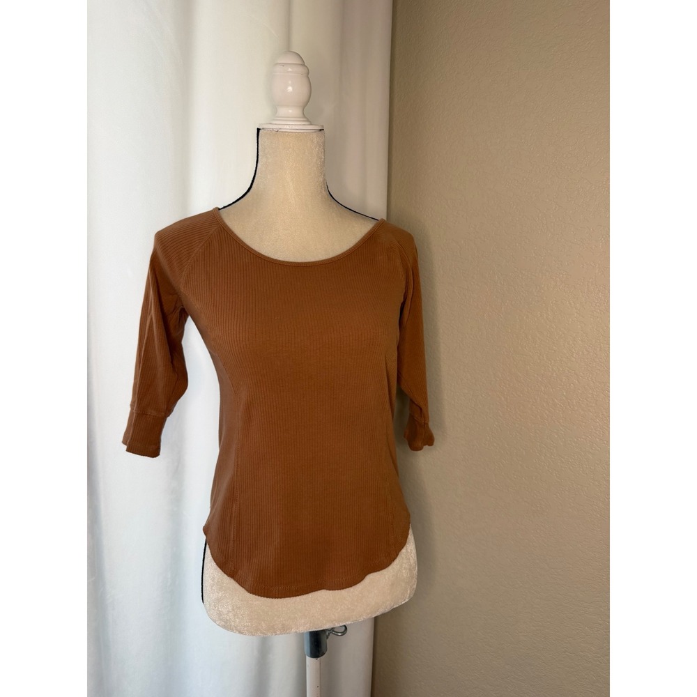Maurices Women's Brown Ribbed Strappy Back 3/4 Sleeve Knit Top‎ Size M
